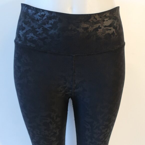 Womens Human Performance Engineering Black Camo Graphic Leggings M - Picture 4 of 12